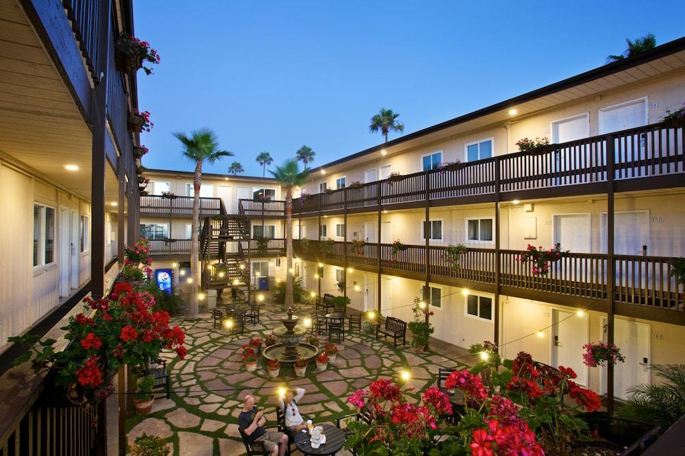 Ocean Beach Hotel photo 32