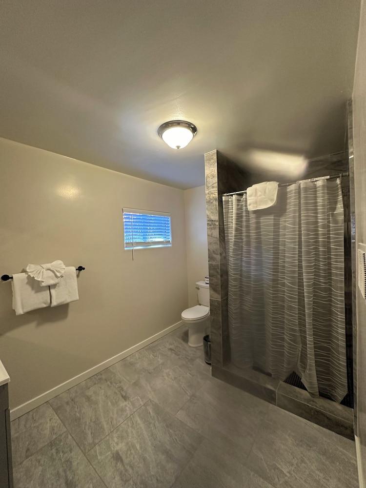 Lee Vining Motel photo 47