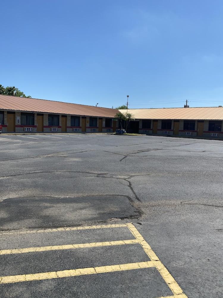 Executive Inn and Suites photo 1