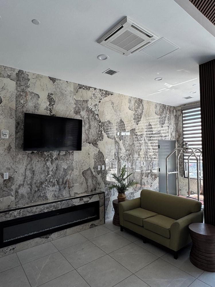 Capital Hotel photo 14