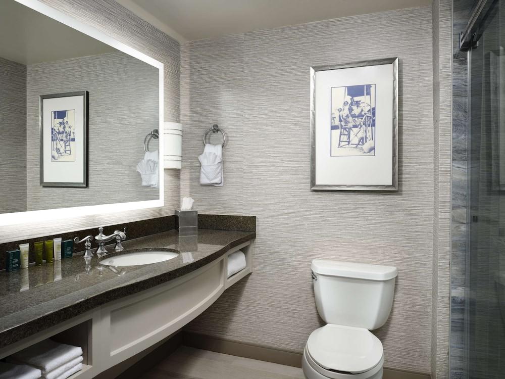 Hilton Virginia Beach Oceanfront photo 99
