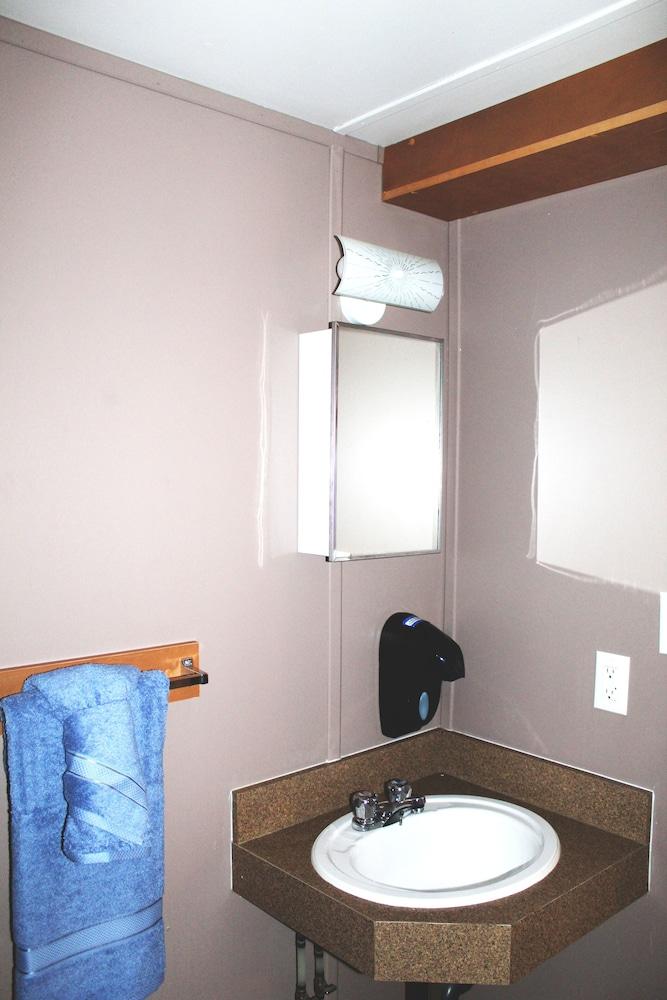 Target Hospitality-Midland Lodge photo 6