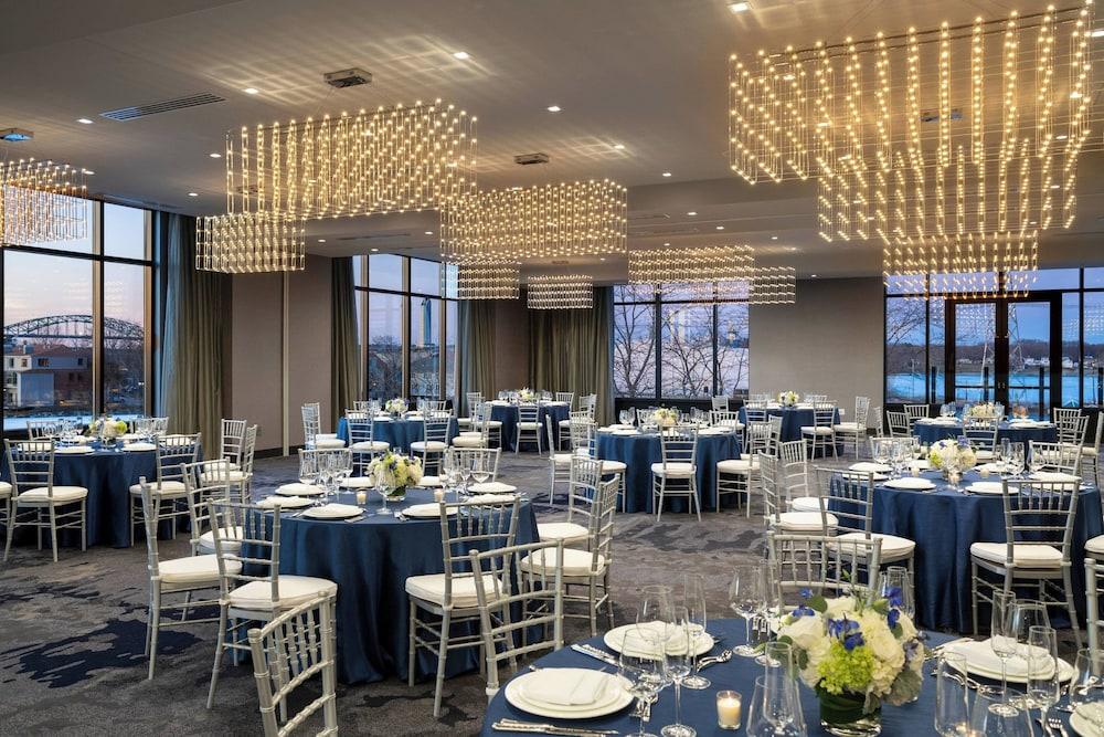 AC Hotel by Marriott Portsmouth photo 86