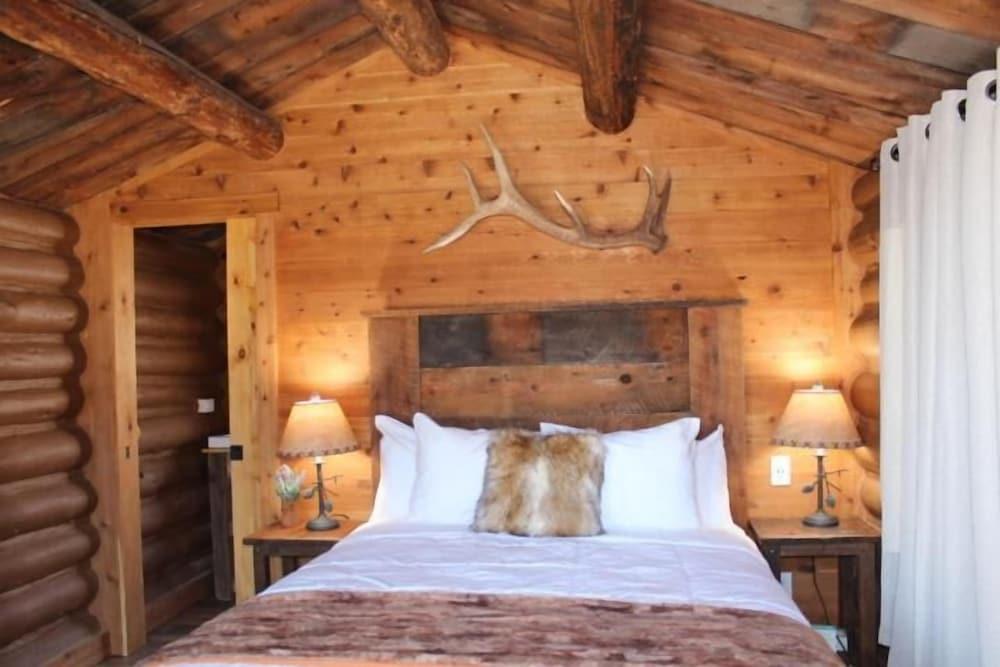 Elkhorn Cabins And Inn photo 31