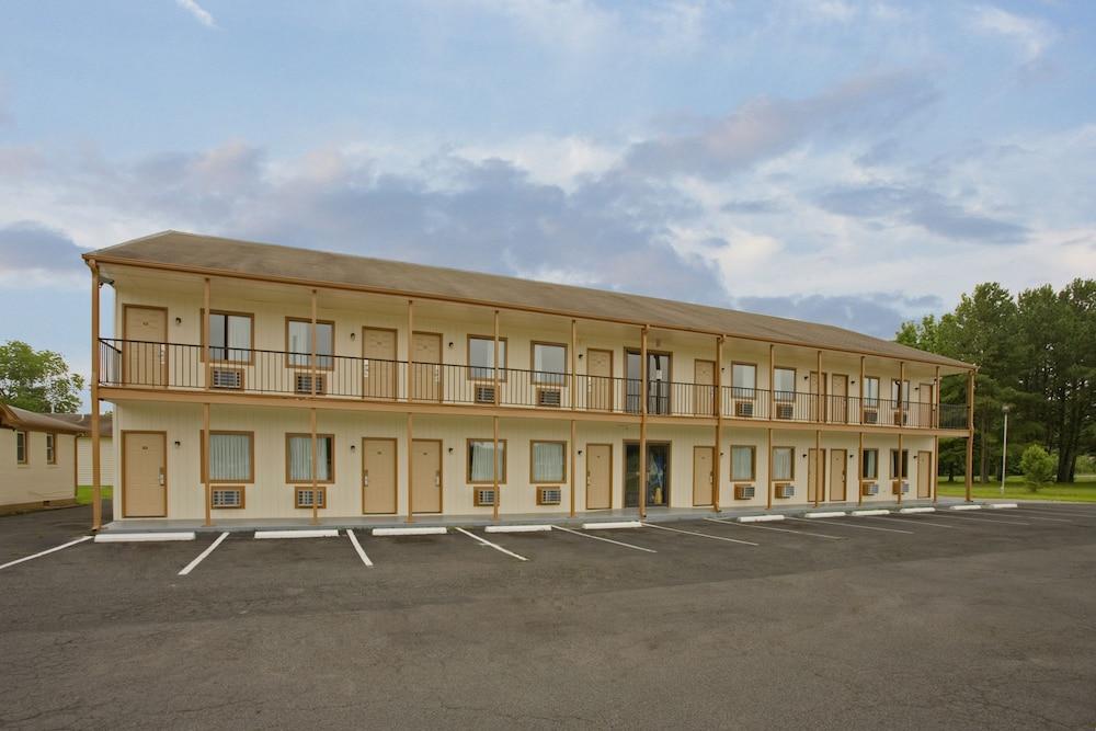 Regal Inn photo 3