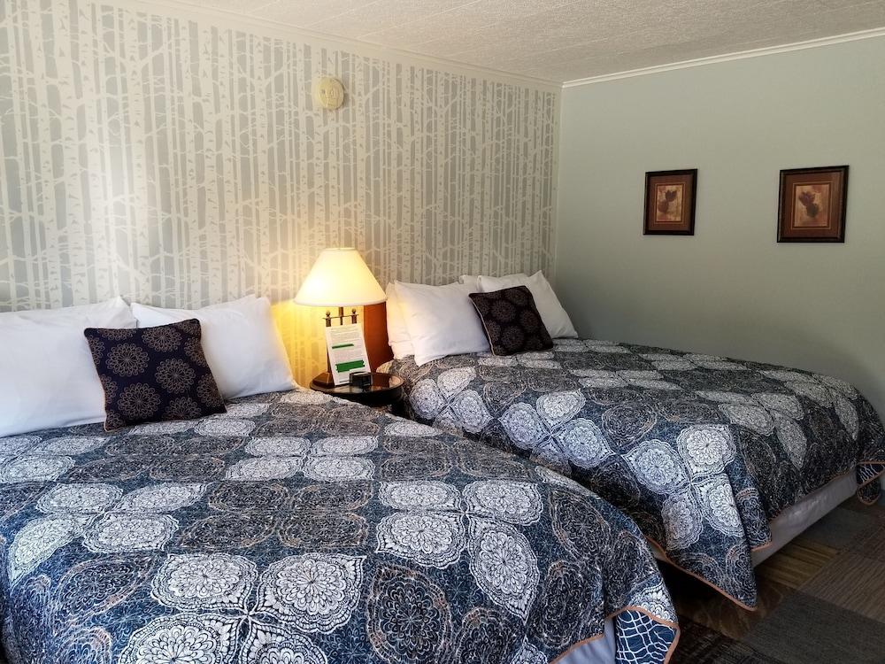 White Mountain Motel And Cottages photo 82