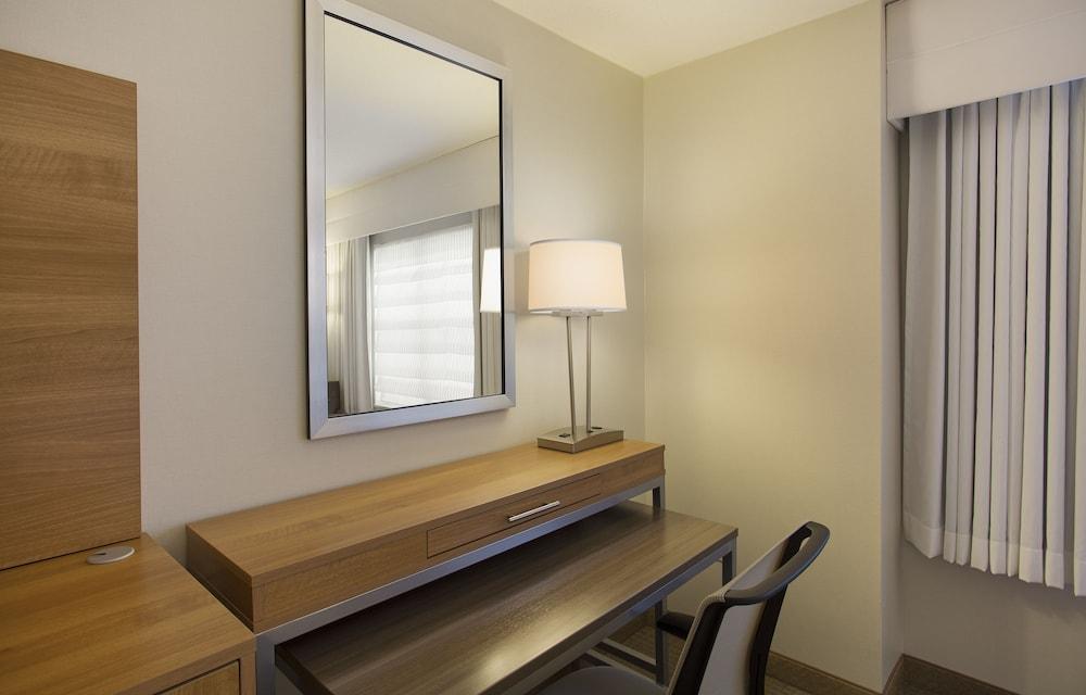 Holiday Inn Grand Rapids Airport by IHG photo 6