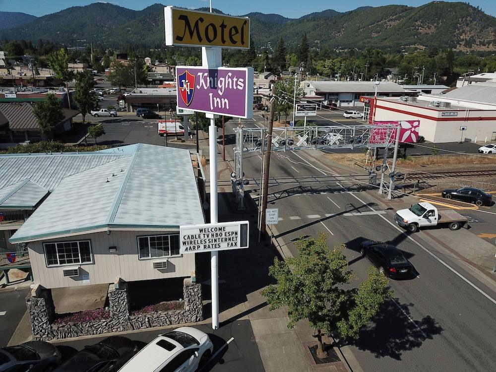Knight's Inn Motel photo 44
