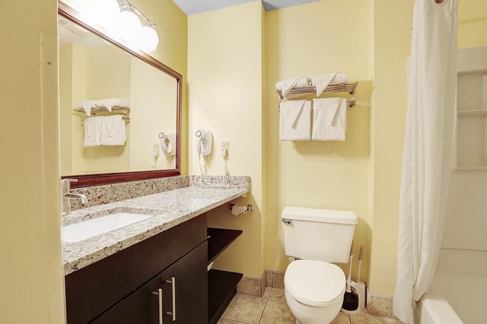 Sand Dunes Tower Suites and Villas photo 12