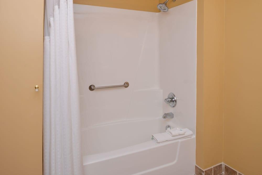 Country Inn & Suites by Radisson, Benton Harbor-St. Joseph, MI photo 5
