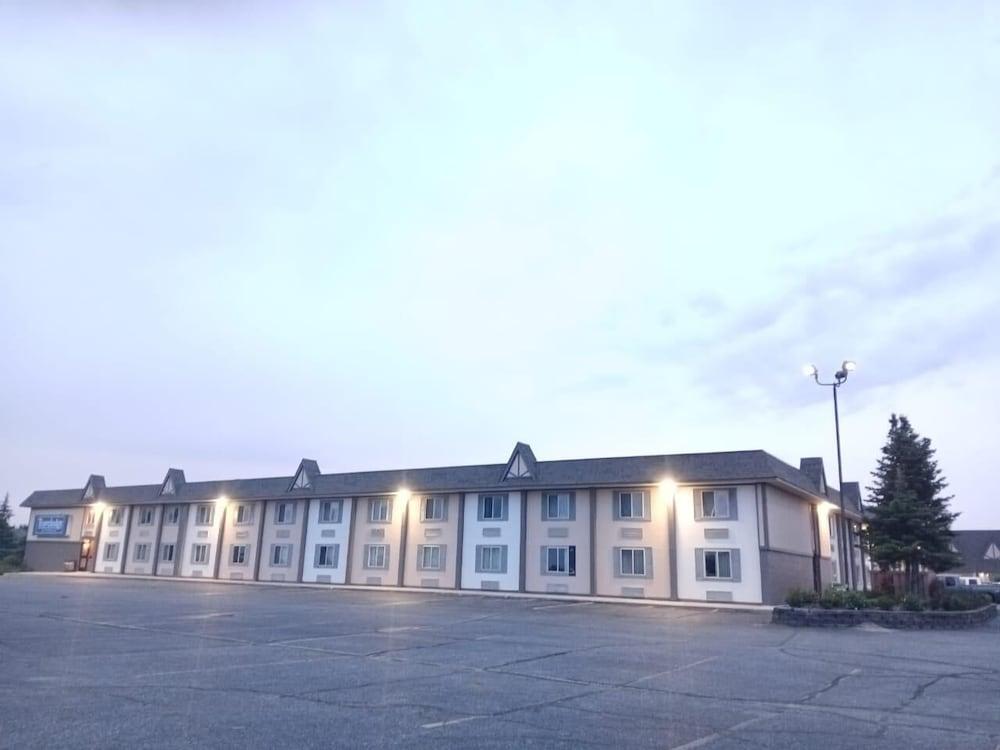 Travelodge by Wyndham Gaylord photo 9