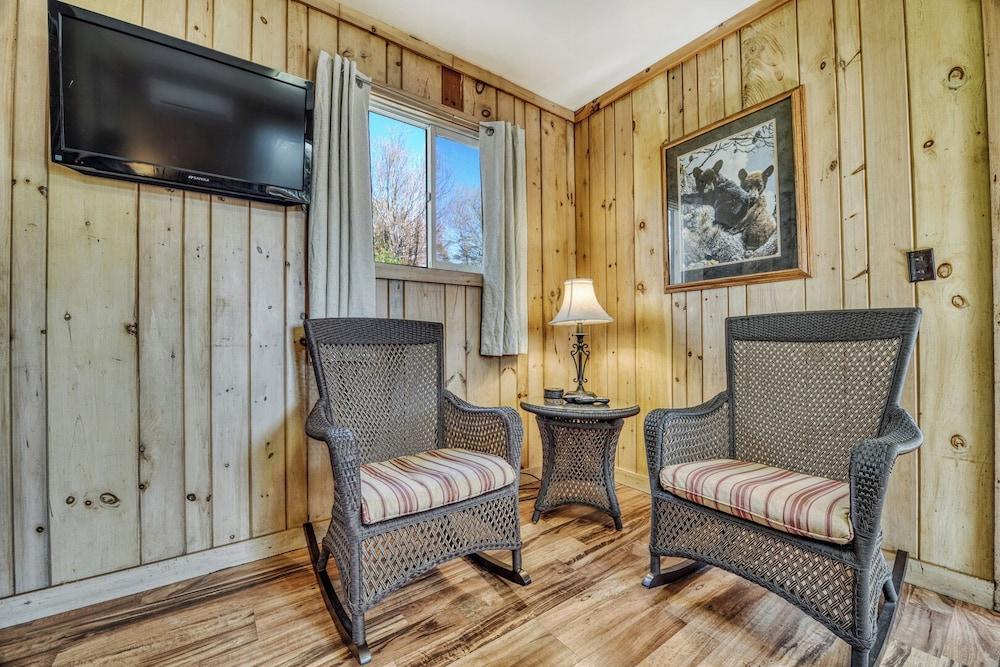 Edgewater Resort photo 64