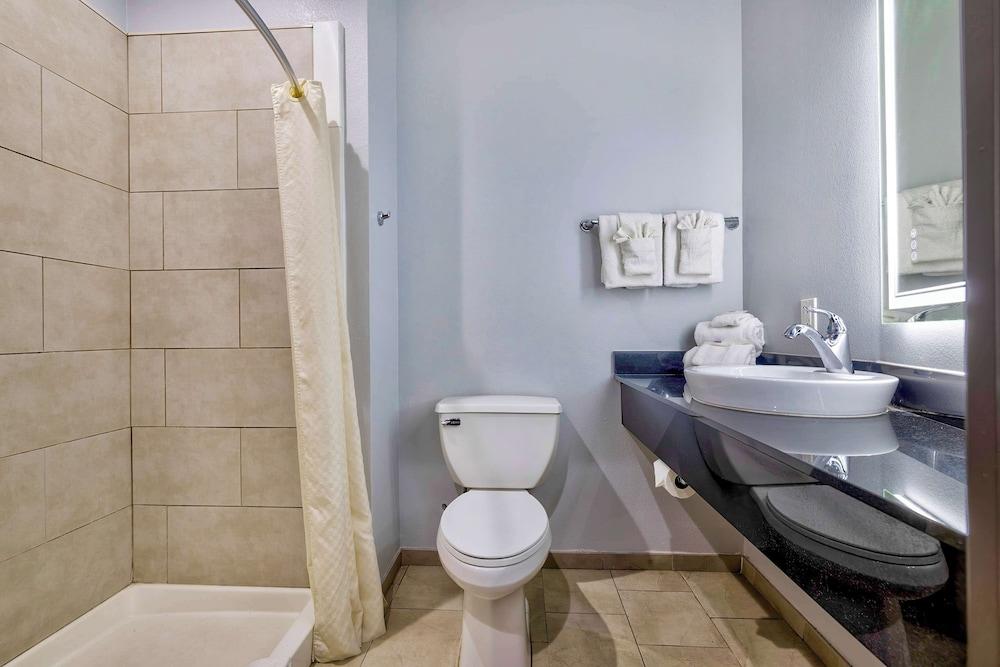 Studio 6 Suites Texas City, Tx – I-45 South photo 27