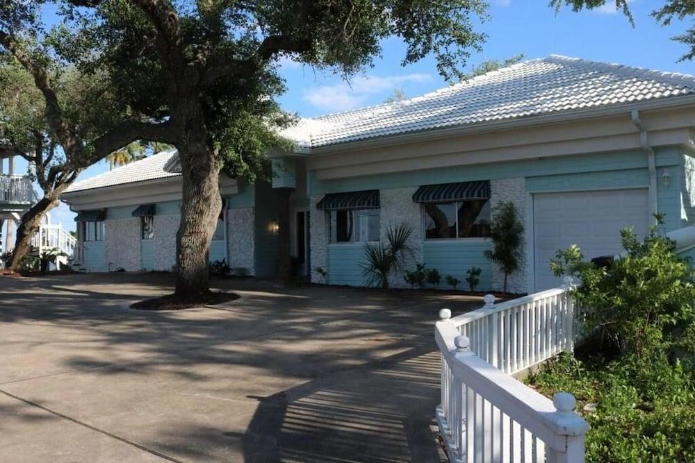 Pelican Bay Resort photo 13