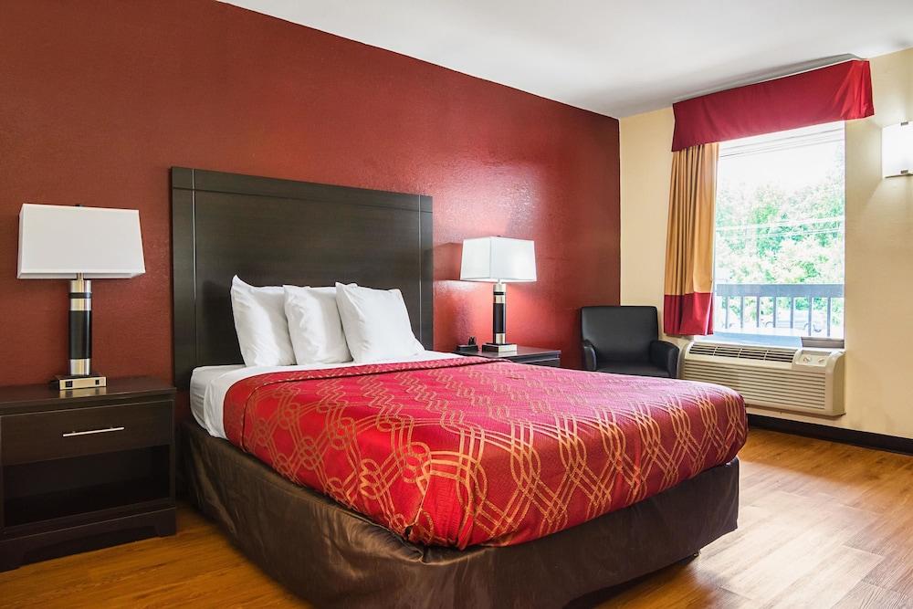 Econo Lodge Research Triangle Park photo 19