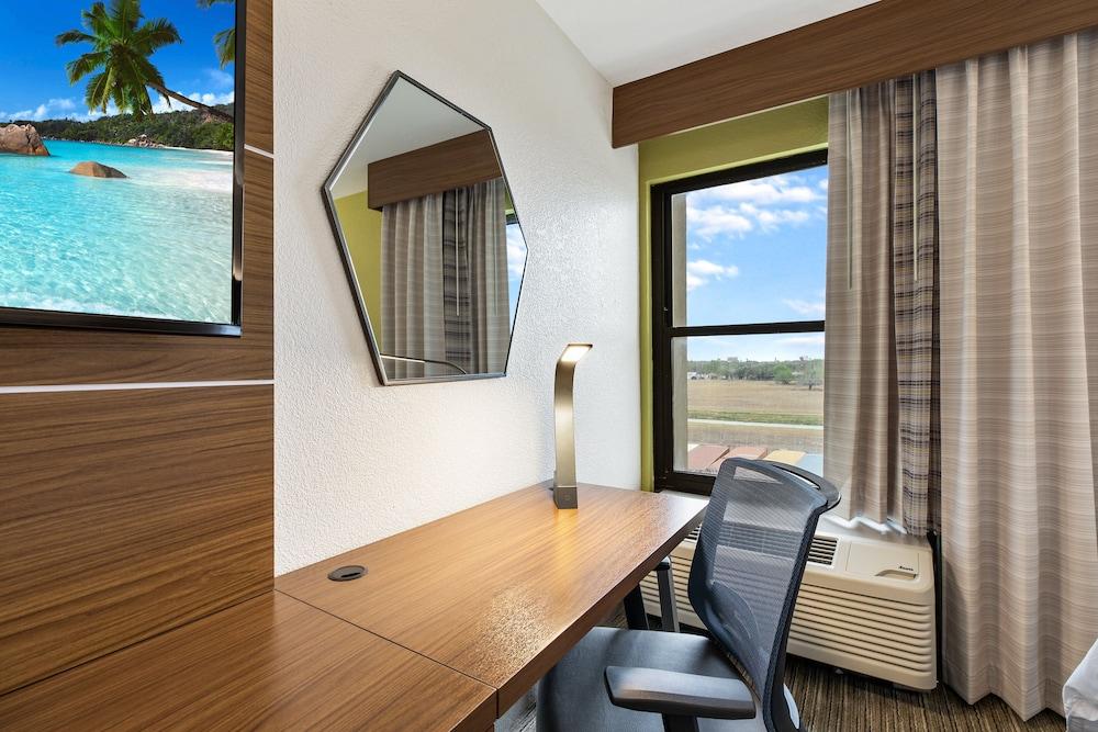 Holiday Inn Express Harlingen by IHG photo 36