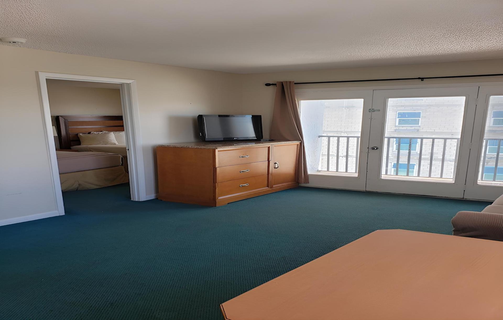 Beach Quarters Daytona photo 37