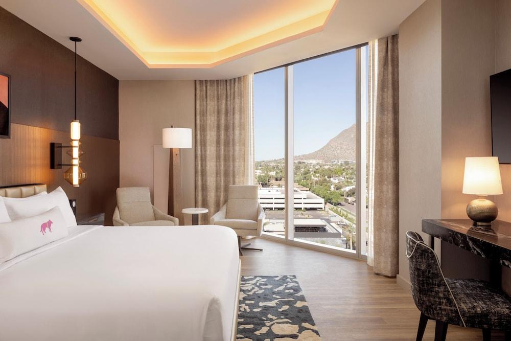 Caesars Republic Scottsdale, a Hilton Hotel photo 17