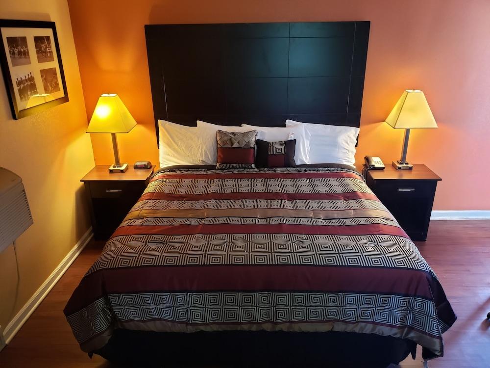 Four Season Motel photo 9
