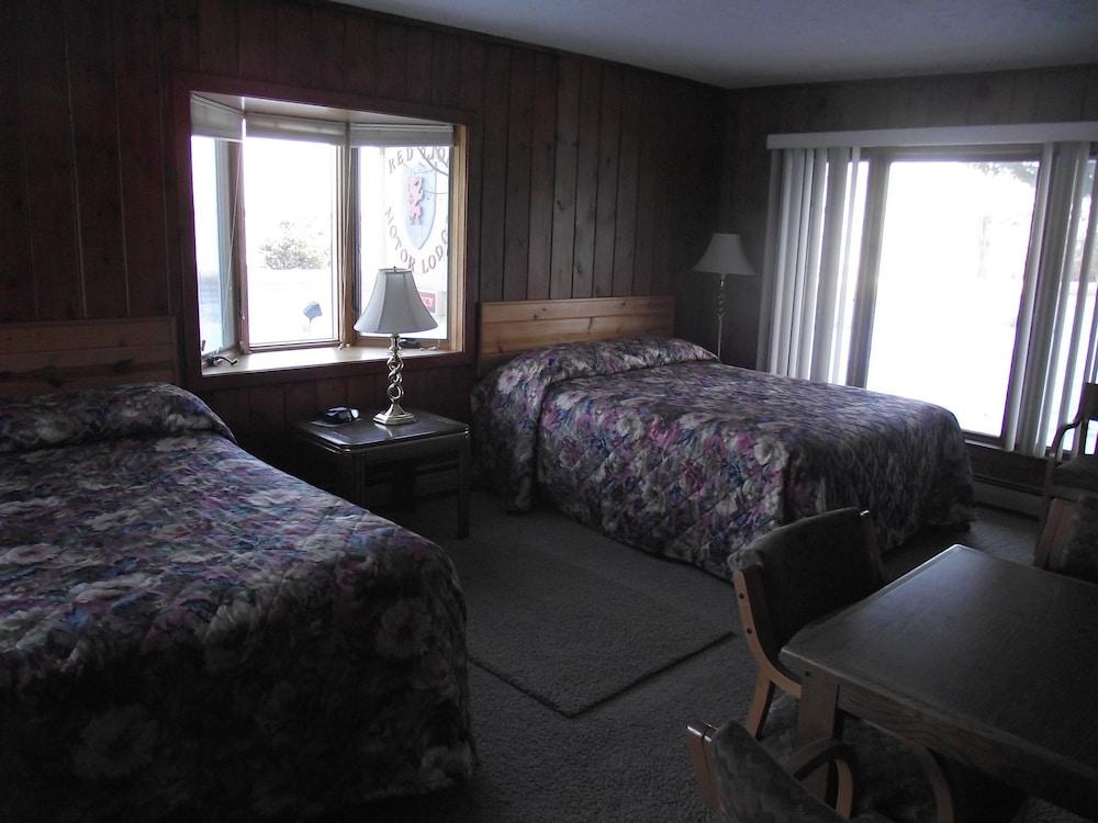 M22 Inn Suttons Bay photo 6