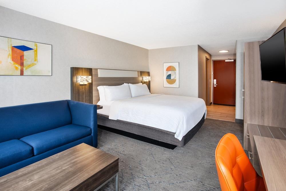 Holiday Inn Express Hotel & Suites Belleville by IHG photo 20
