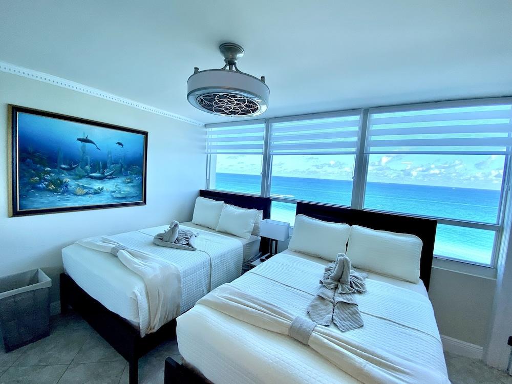 Direct ocean front condo Miami Beach photo 27