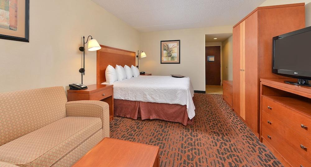 Hampton Inn Martinsburg photo 33
