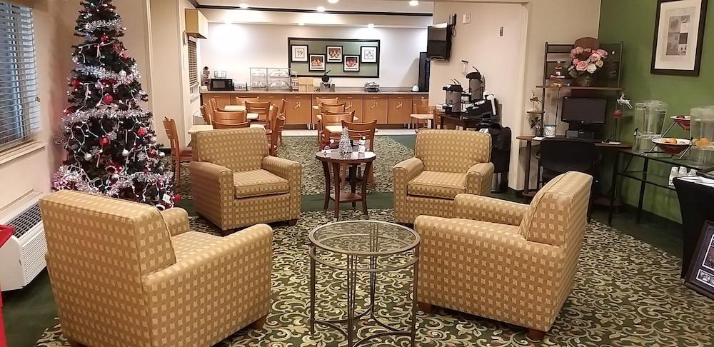 Baymont by Wyndham Coon Rapids photo 14