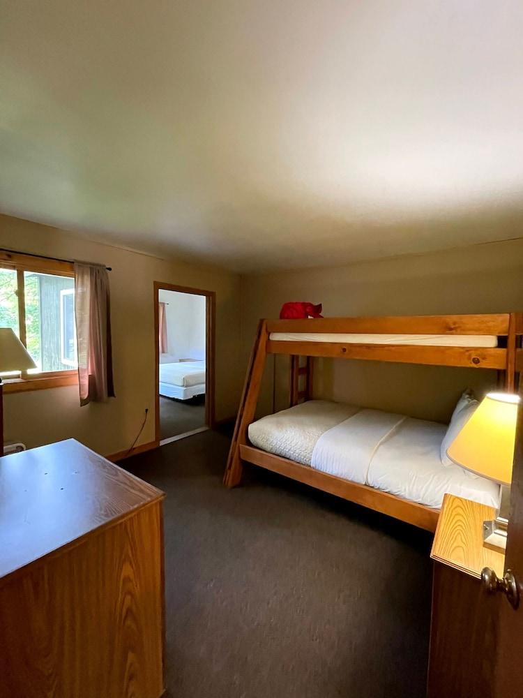 Hanging Horn Lakeside Resort photo 87
