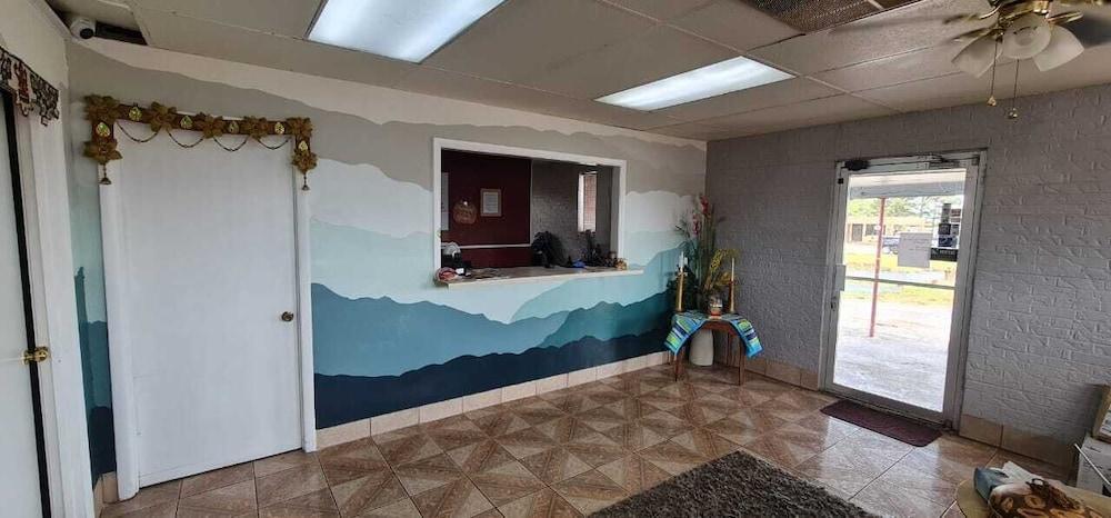 Executive Inn By OYO Queenville Mena photo 3