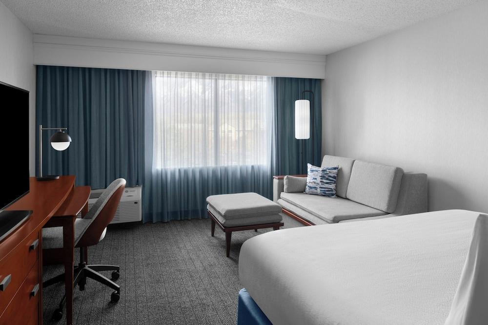 Courtyard by Marriott Sandy photo 16