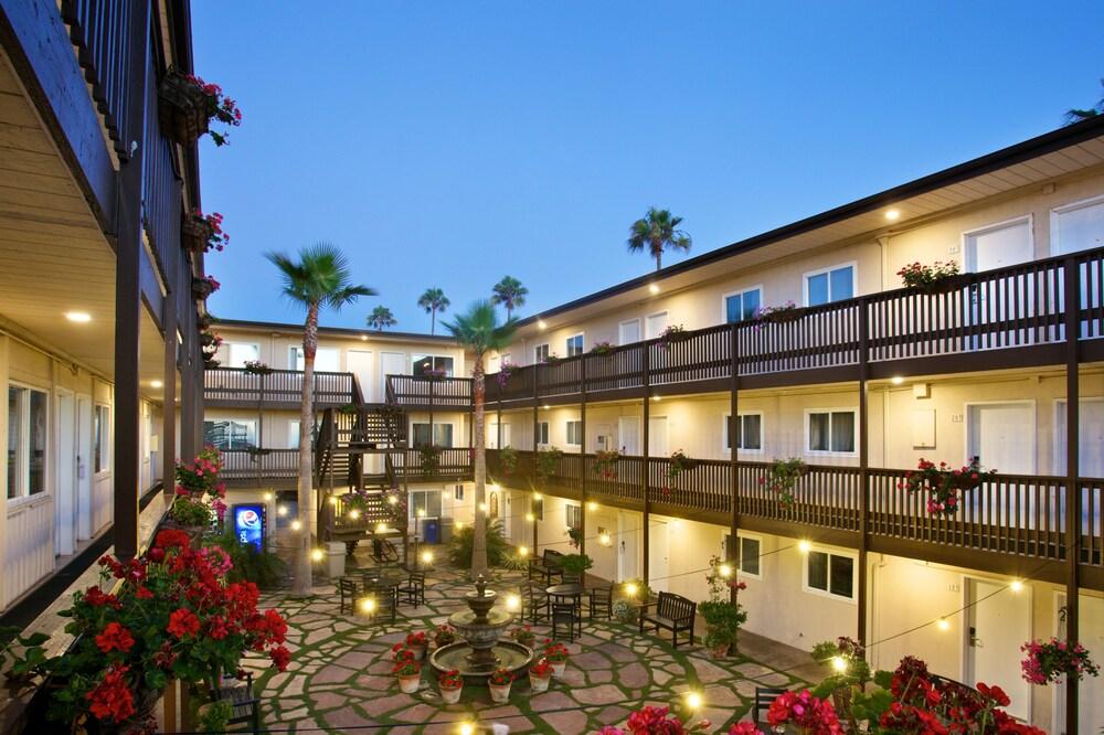 Ocean Beach Hotel photo 68