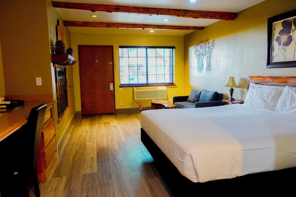 Sleepy Hollow Cabins and Hotel photo 95