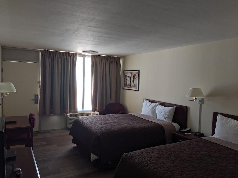 Western Inn and Suites photo 11