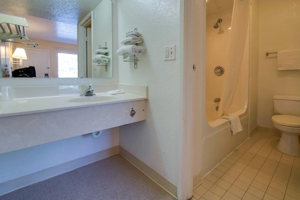 Rodeway Inn Kissimmee Maingate West photo 33
