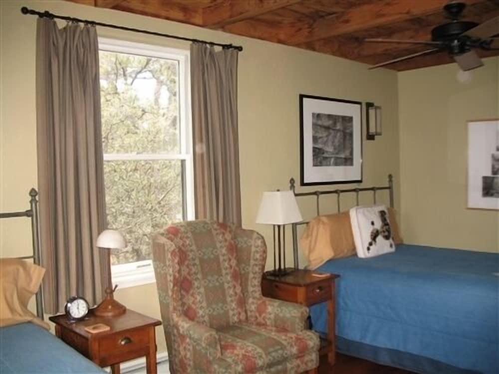 Bear Mountain Lodge photo 11