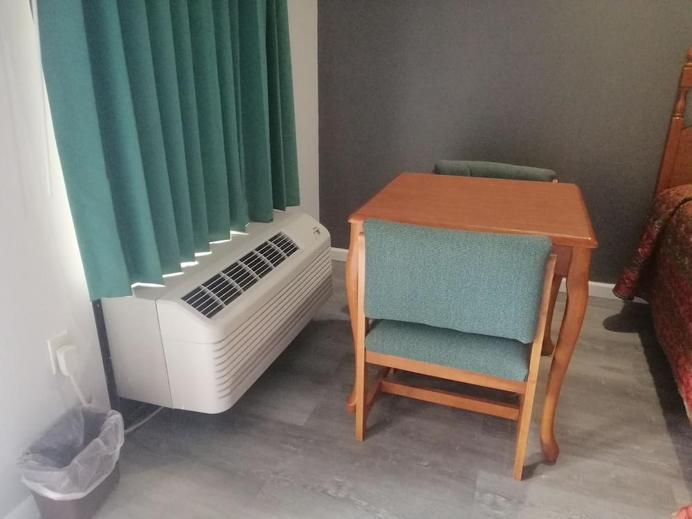 Royal Inn & Suite photo 13