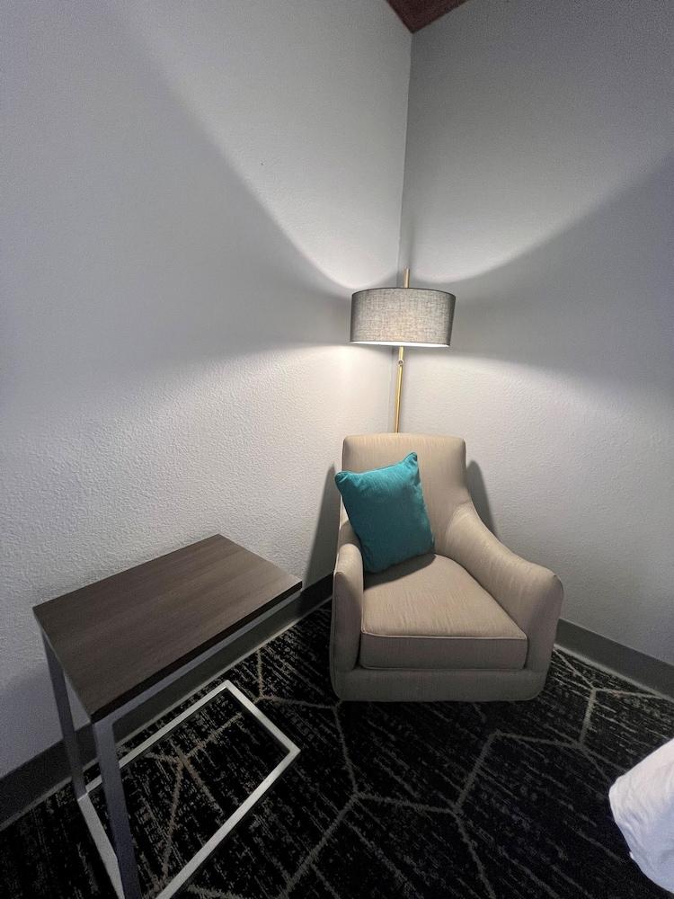 La Quinta Inn & Suites by Wyndham Big Spring photo 28