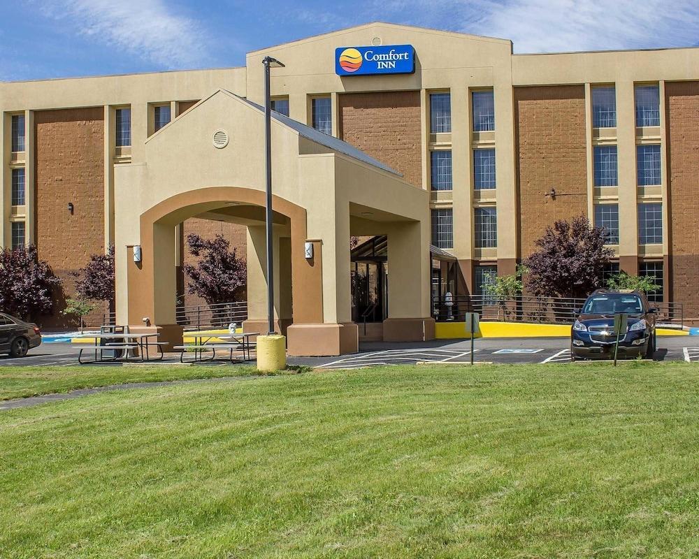 Comfort Inn Wethersfield - Hartford photo 1