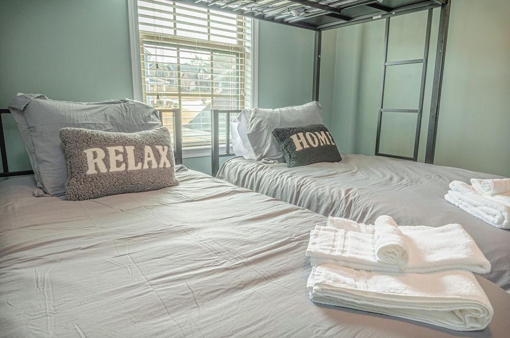 Lakeside Lodging photo 43