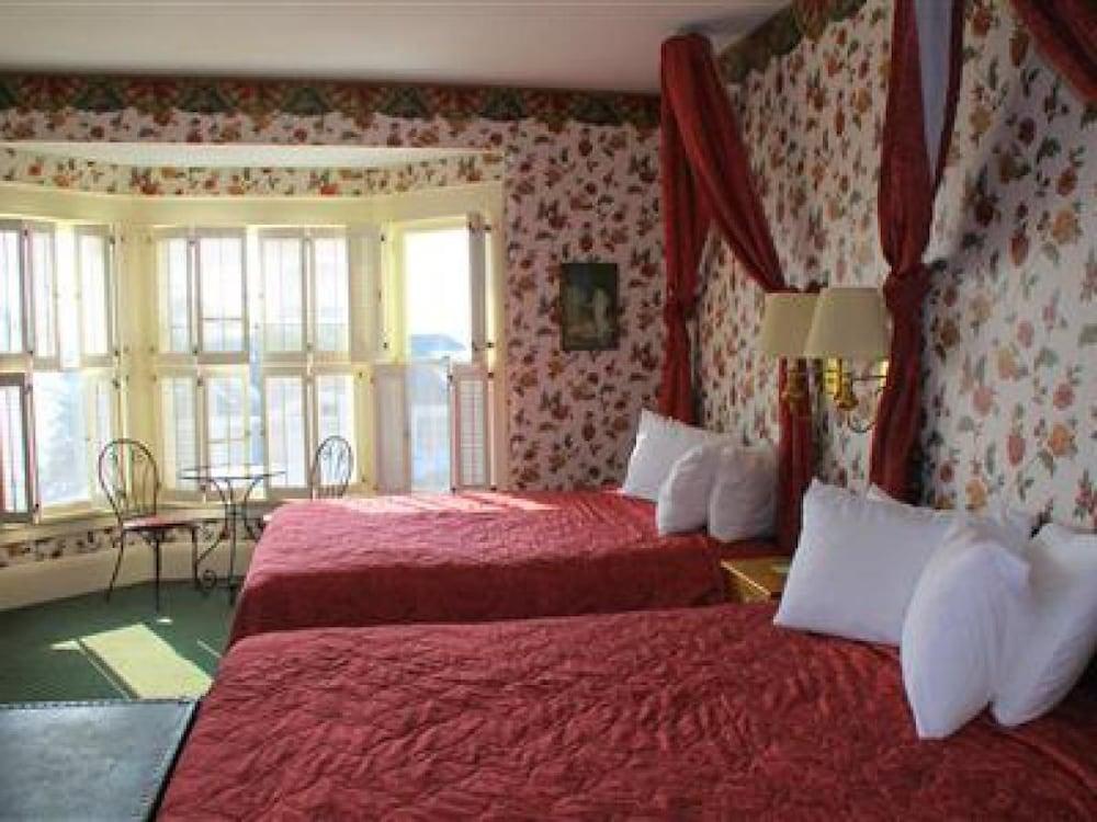 Inn on Mackinac photo 76