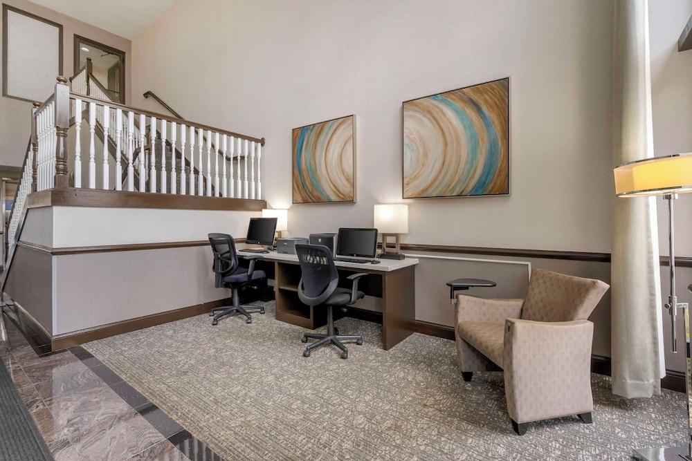 Best Western Suites photo 36