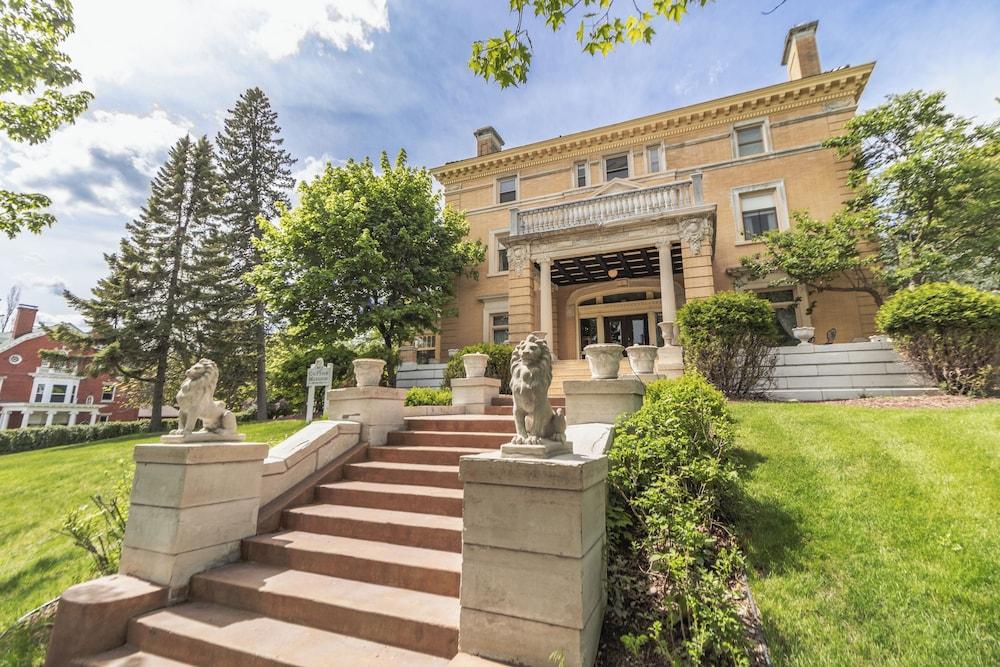Historic Cotton Mansion Duluth Boutique Hotel photo 1