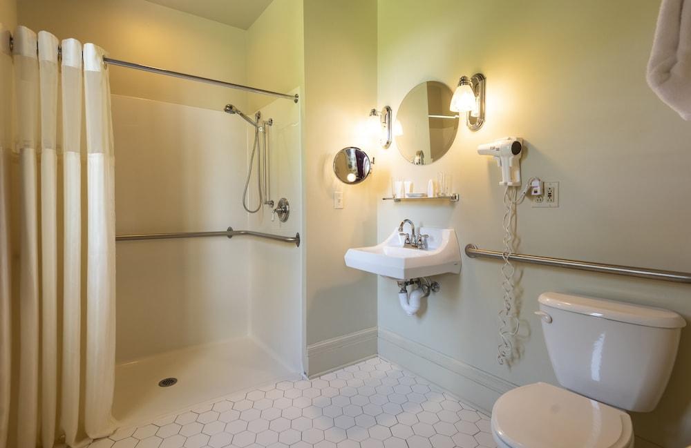 White Springs Manor a Belhurst Property photo 44