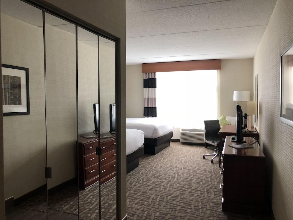 Wyndham Garden Buffalo Downtown photo 37