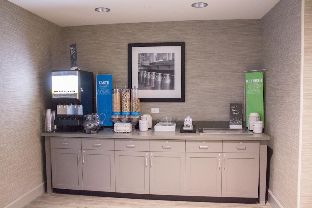 Hampton Inn & Suites Cranberry Pittsburgh photo 82