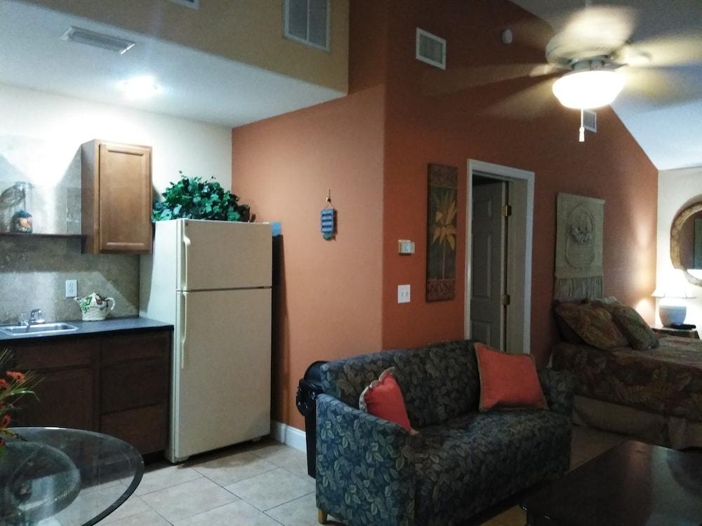 Swashbuckler Motel photo 16