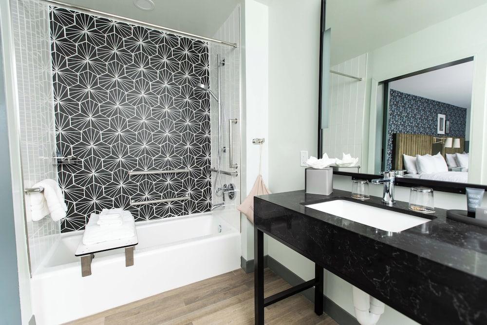 voco The Darwin Atlanta Midtown by IHG photo 41