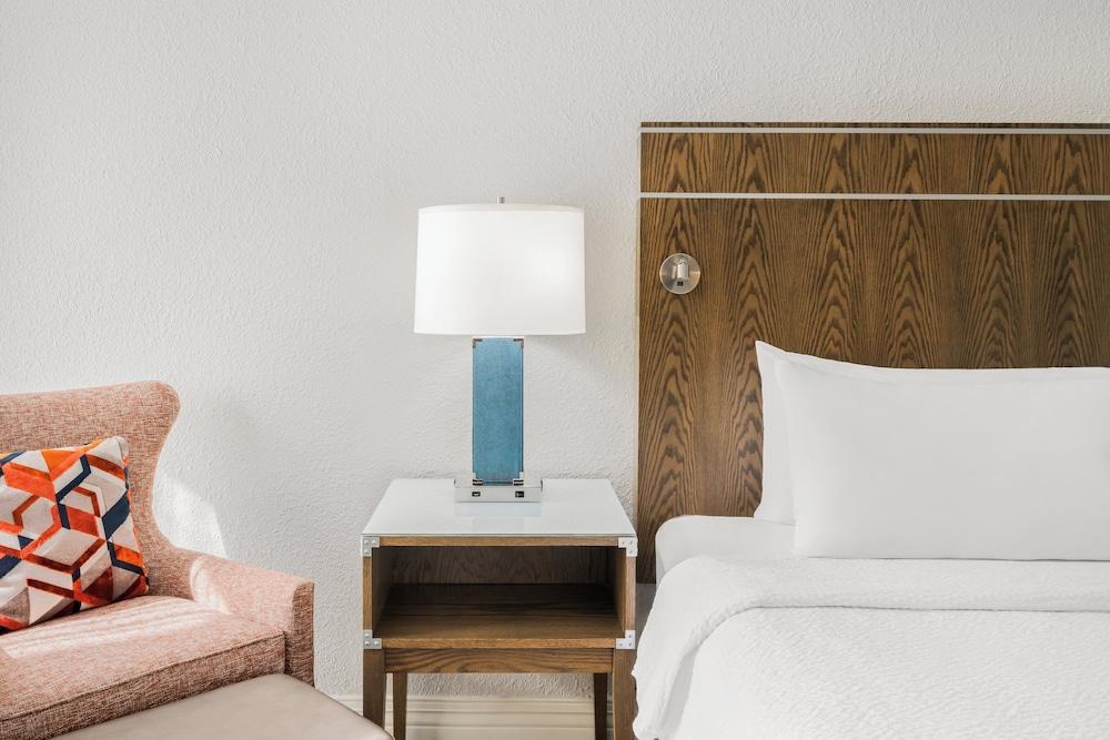 Crowne Plaza Hotel Jacksonville Airport/I-95N by IHG photo 14