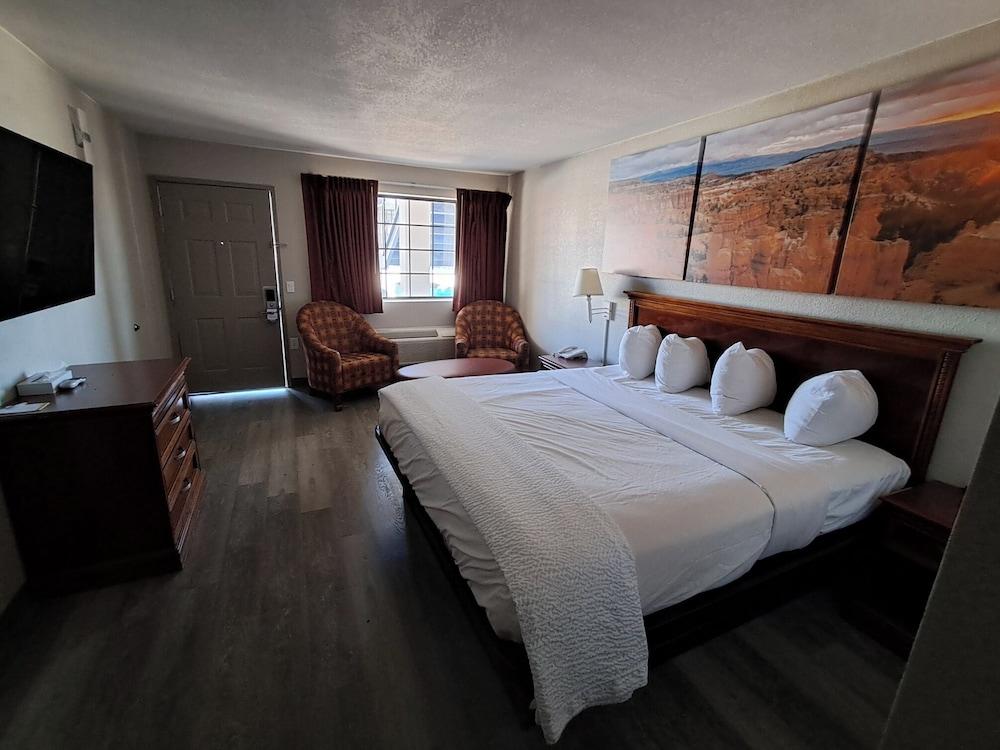 Days Inn by Wyndham Safford, AZ photo 10
